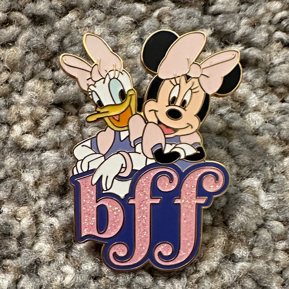 Disney Minnie & Daisy BFF pin